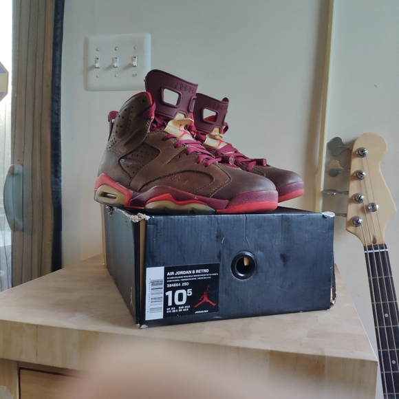 Nike Air Jordan 6 - "Cigar" Retro